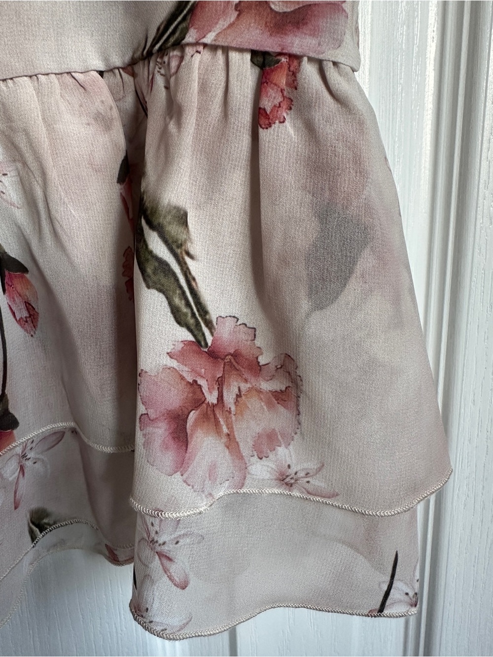 Ricki's Floral Ruffle Cream Button Up Blouse. NWT Size Large - Picture 5 of 9
